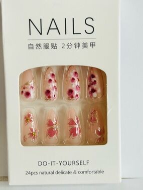 Floral Press-On Nails – Pink Flower Design